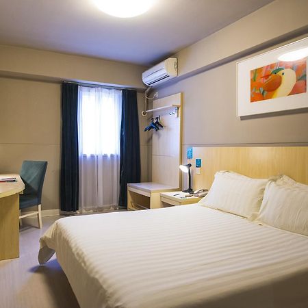 Bestay Hotel Express Shenyang Imperial Palace Huaiyuanmen Subway Station מראה חיצוני תמונה